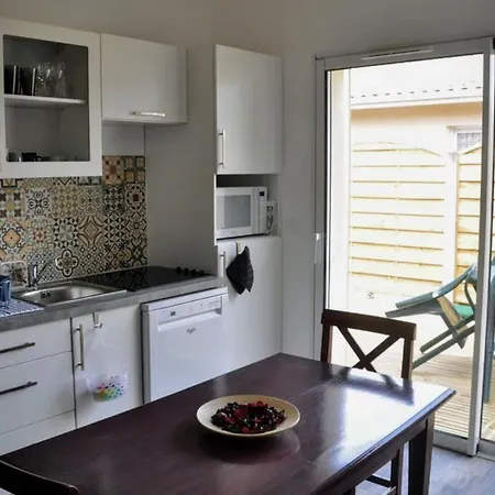 La Hume Апартаменты Гюжан-Местрас